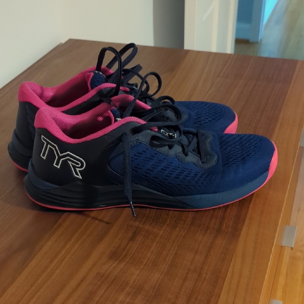 TYR Men's Blue and Pink Athletic Shoes